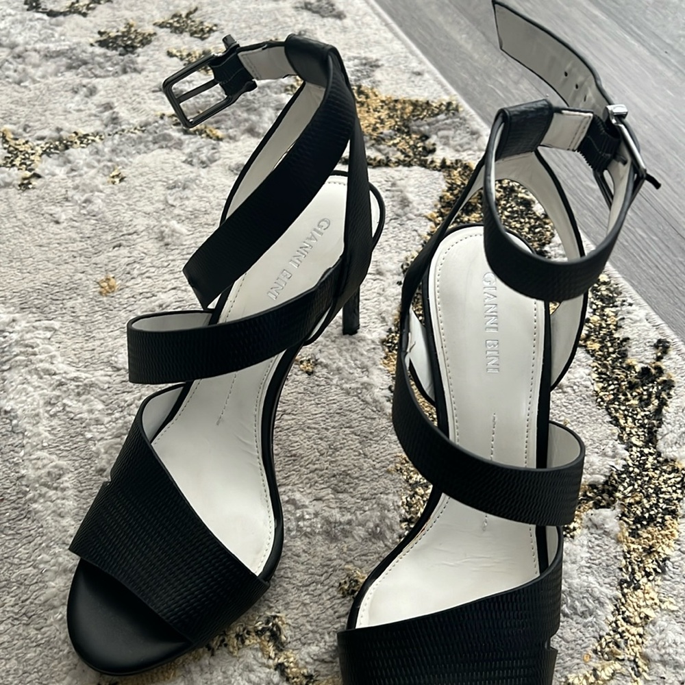 Women high heel